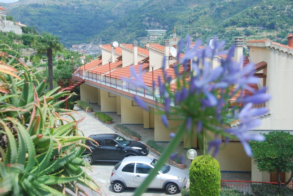 Residence Green Park Ventimiglia Esterno foto