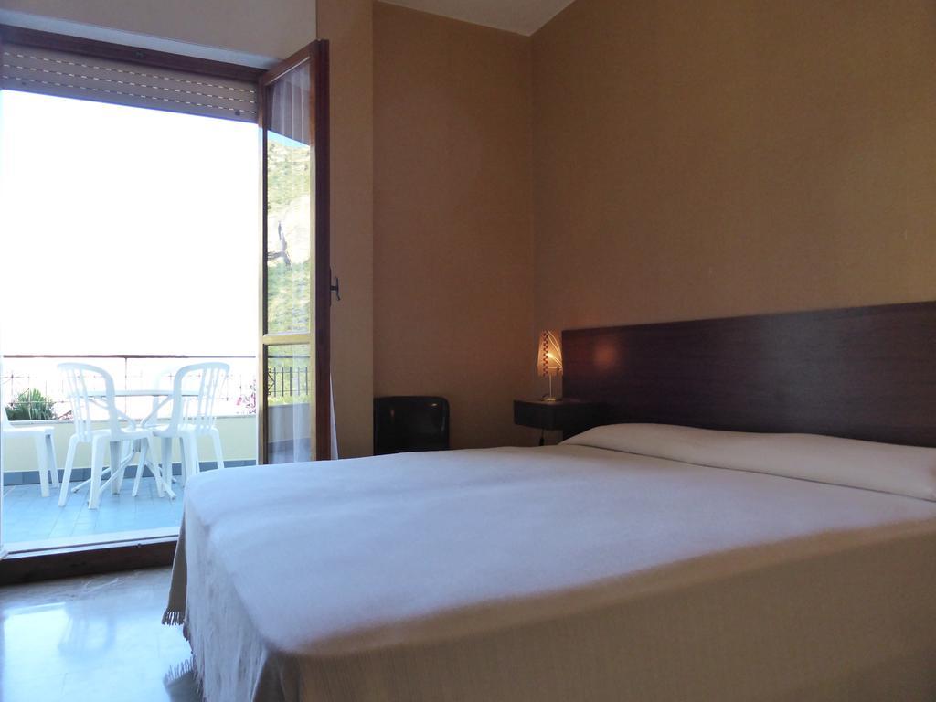 Residence Green Park Ventimiglia Esterno foto