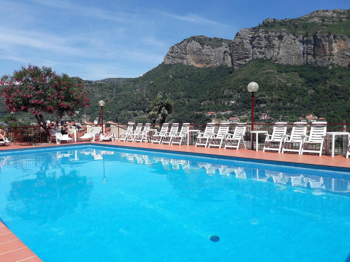 Residence Green Park Ventimiglia Esterno foto